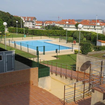 Isla Luna. Exterior photo